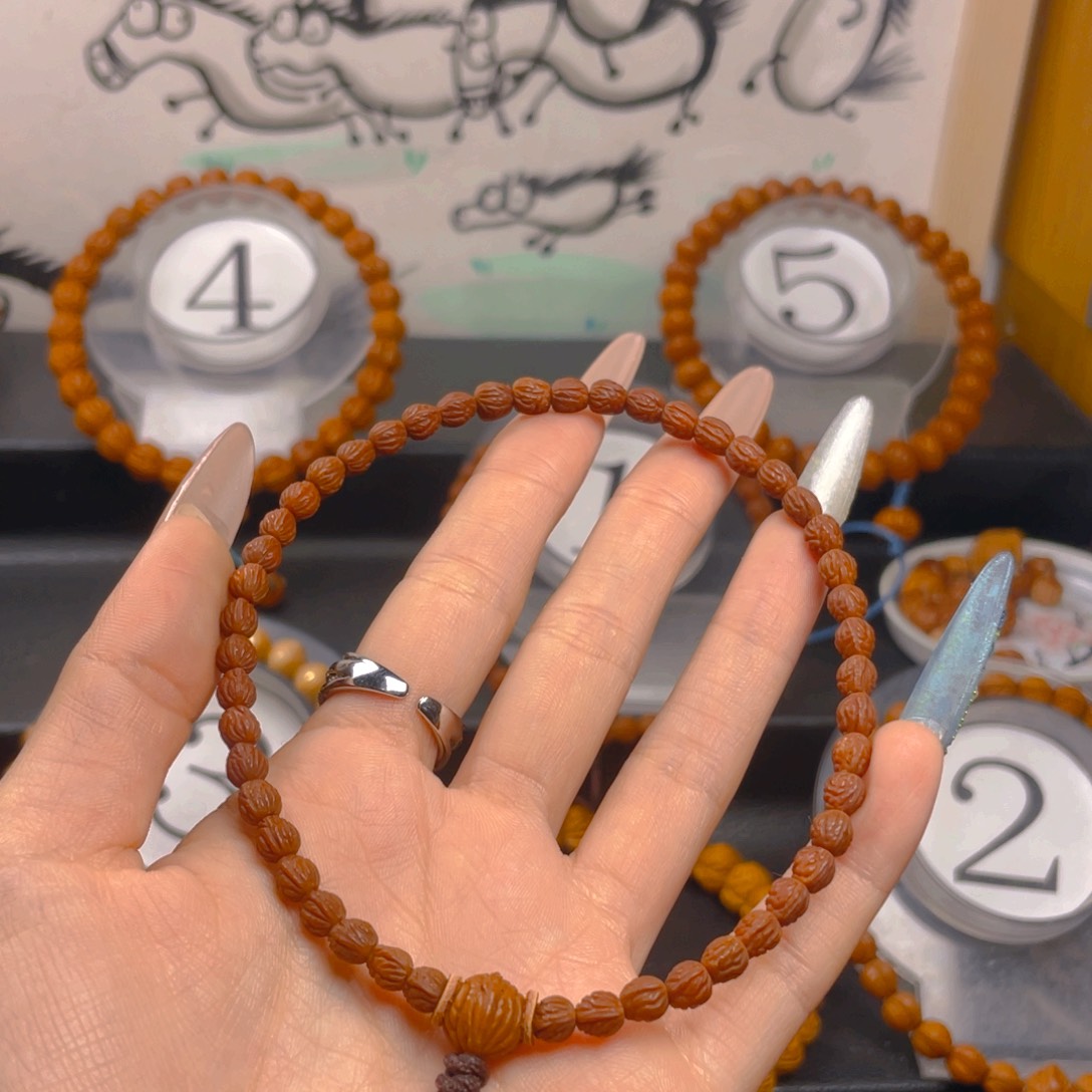 雀***食桃核吊坠0.55555555555