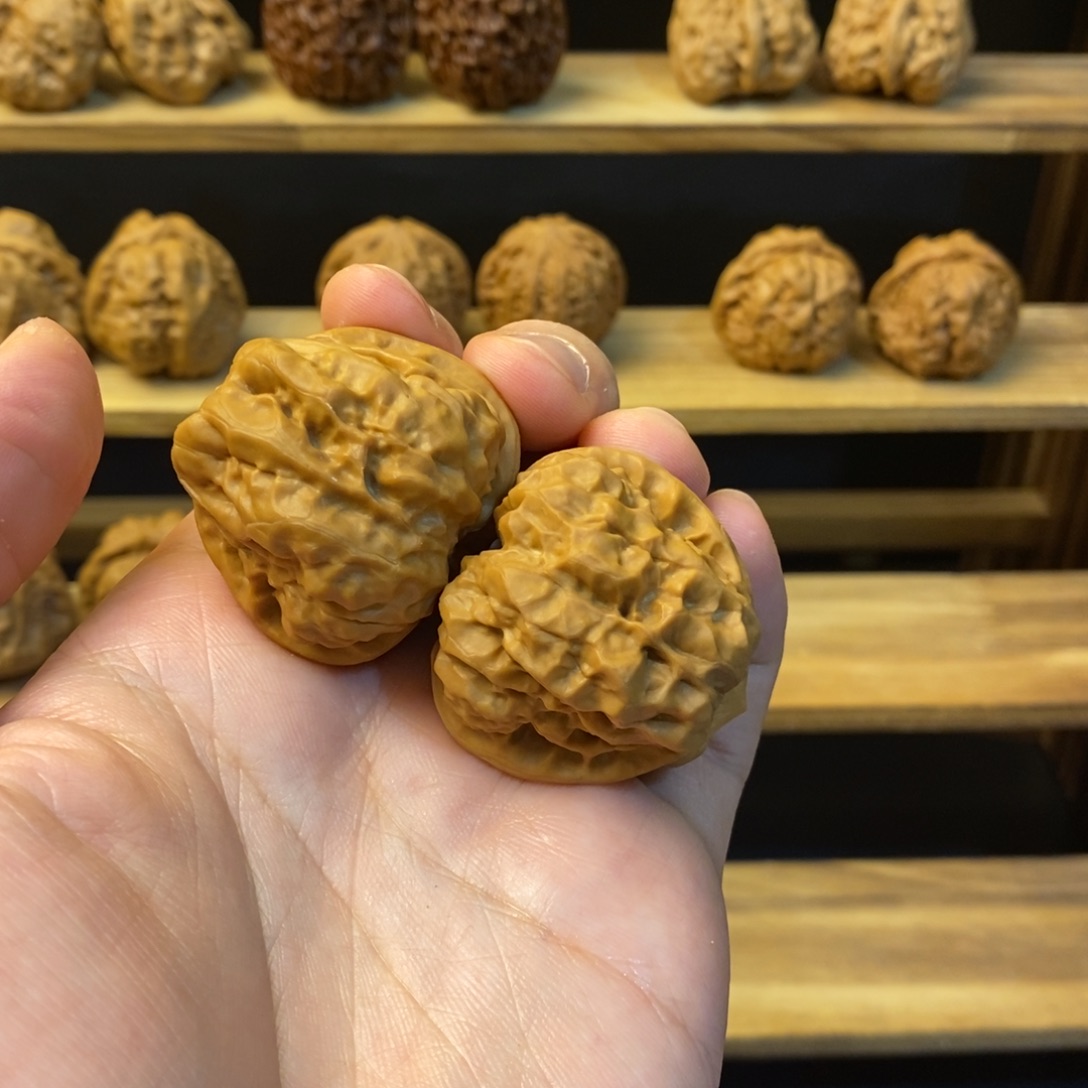 ****董吊坠桃核蛤蟆头38