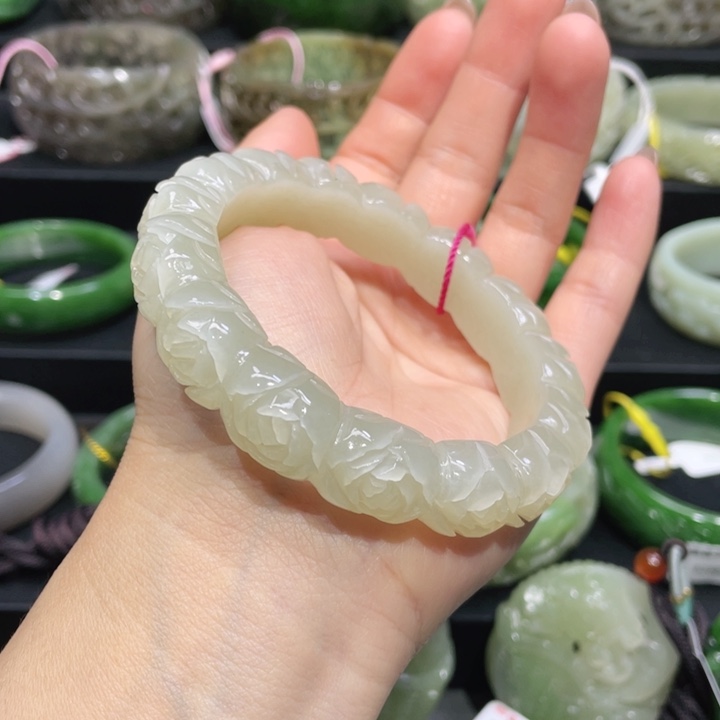 和田玉手镯59+圈口 编号8未镶嵌