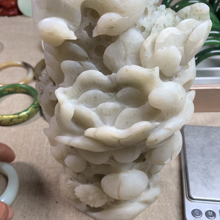 赵***赵和田玉（糖玉）未镶嵌手镯