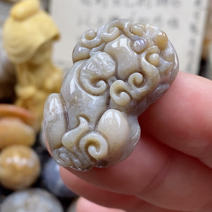 颈饰未镶嵌硅化珊瑚（珊瑚玉）小