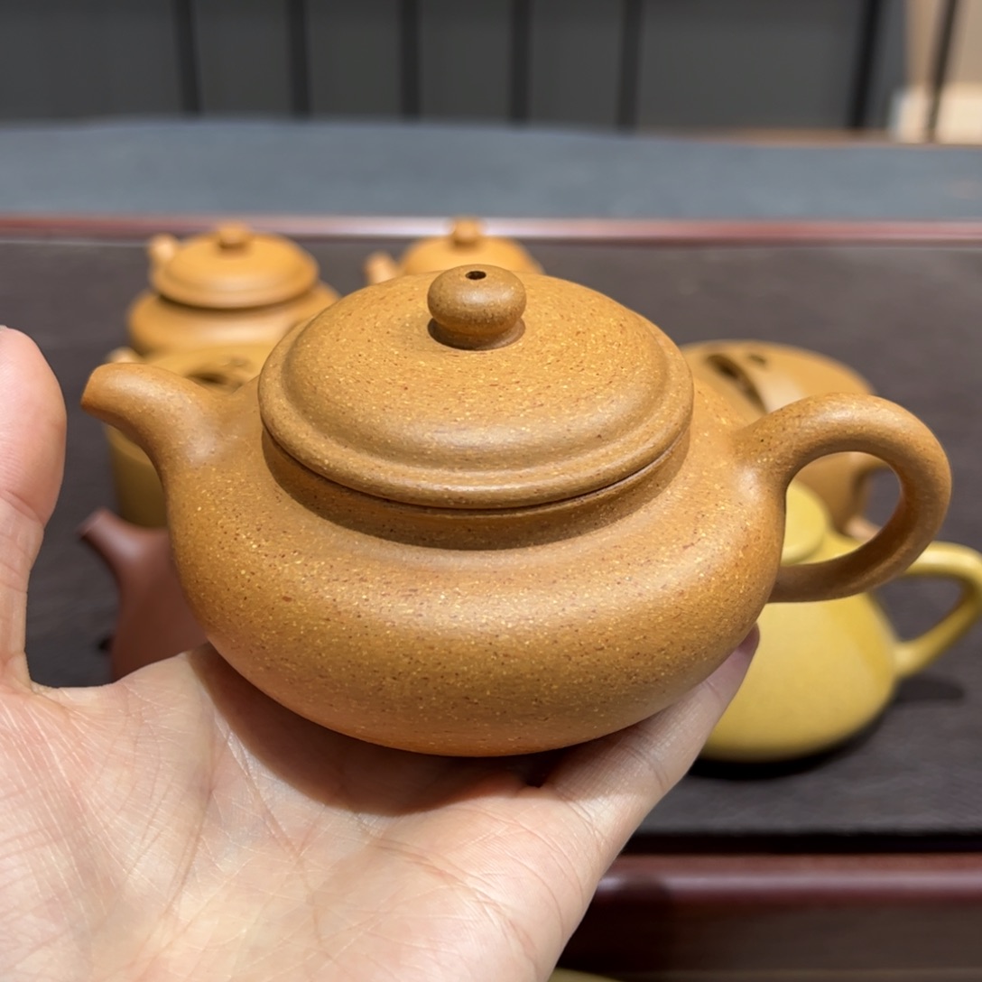 小*哥宜兴紫砂壶泡茶喝