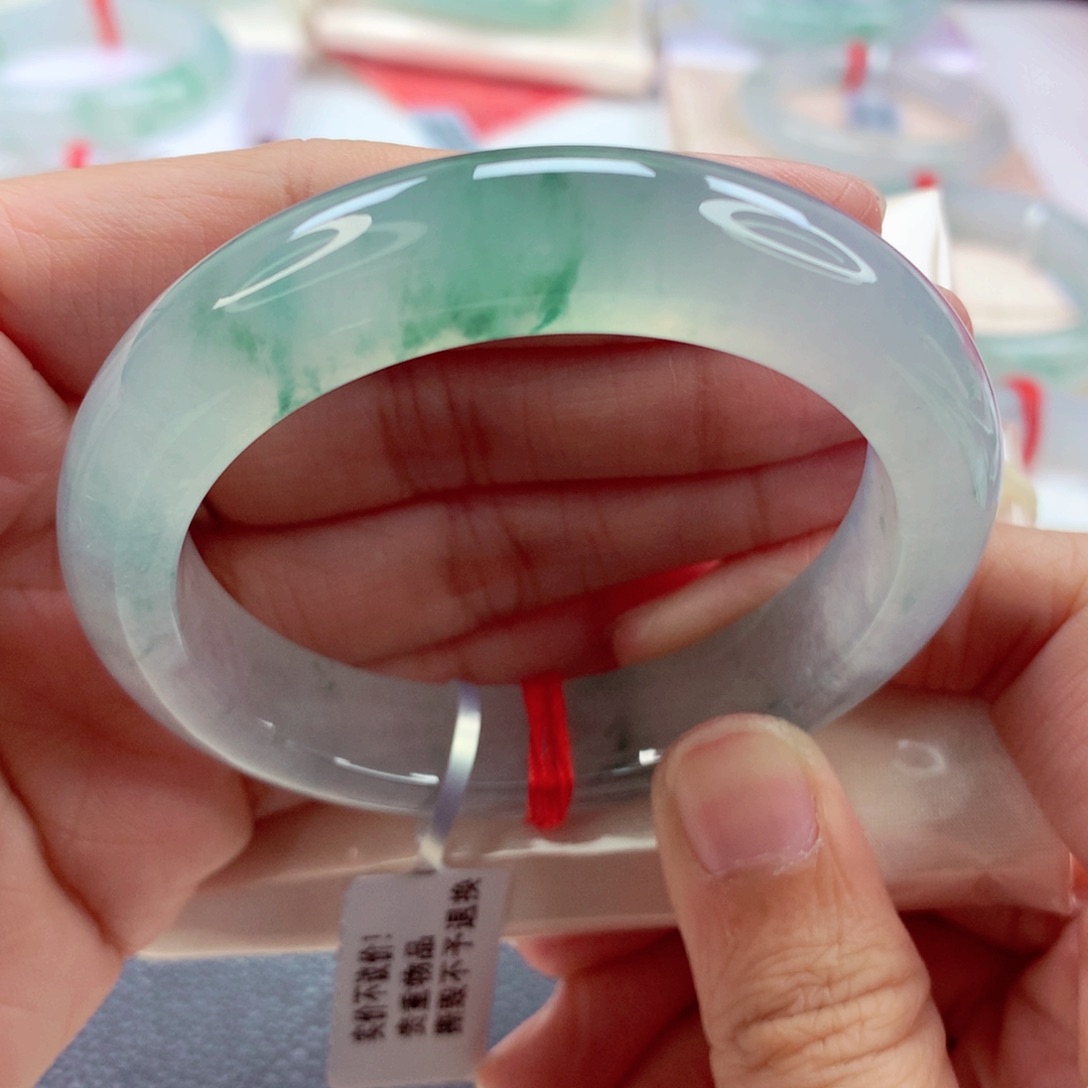 翡翠手镯未镶嵌53毕业A