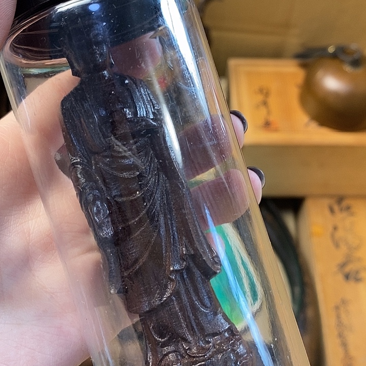 李*利如图所示所拍即所得