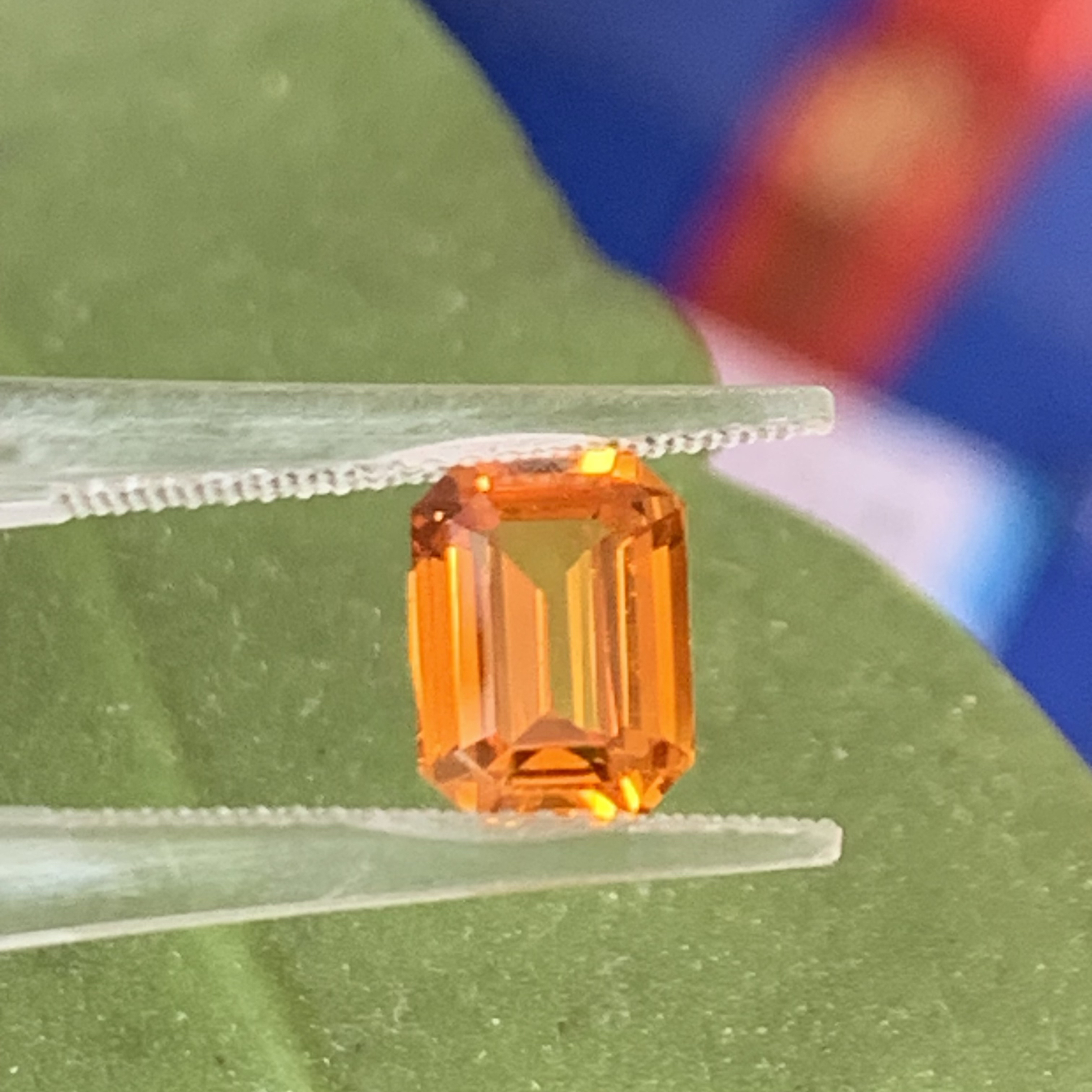 天然金黄色蓝宝石2.53克拉祖母绿切工干净玻璃体祖母绿宝石