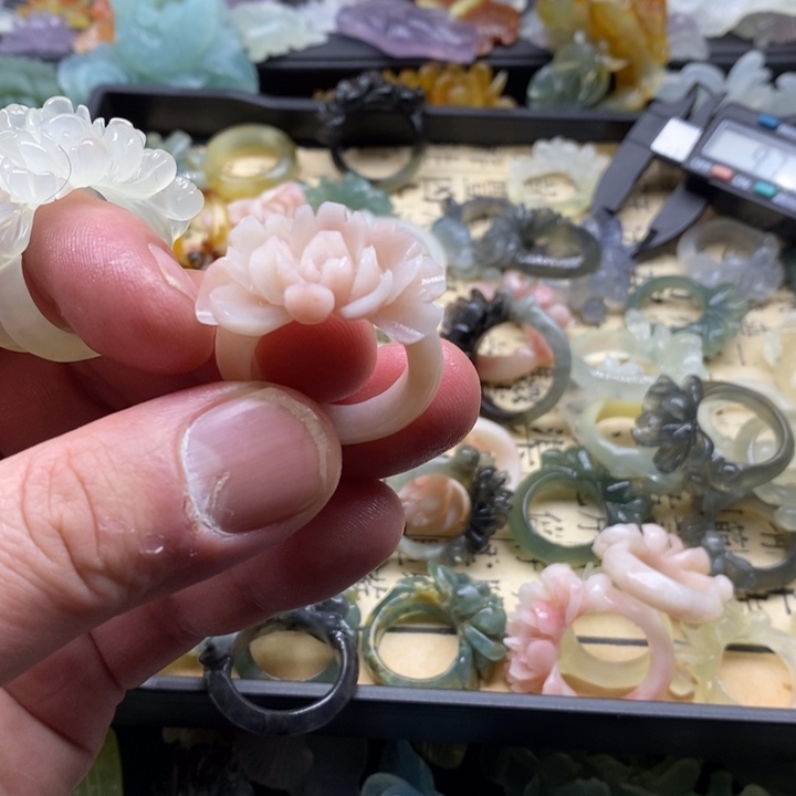幸***喵蛇纹石玉合金颈饰