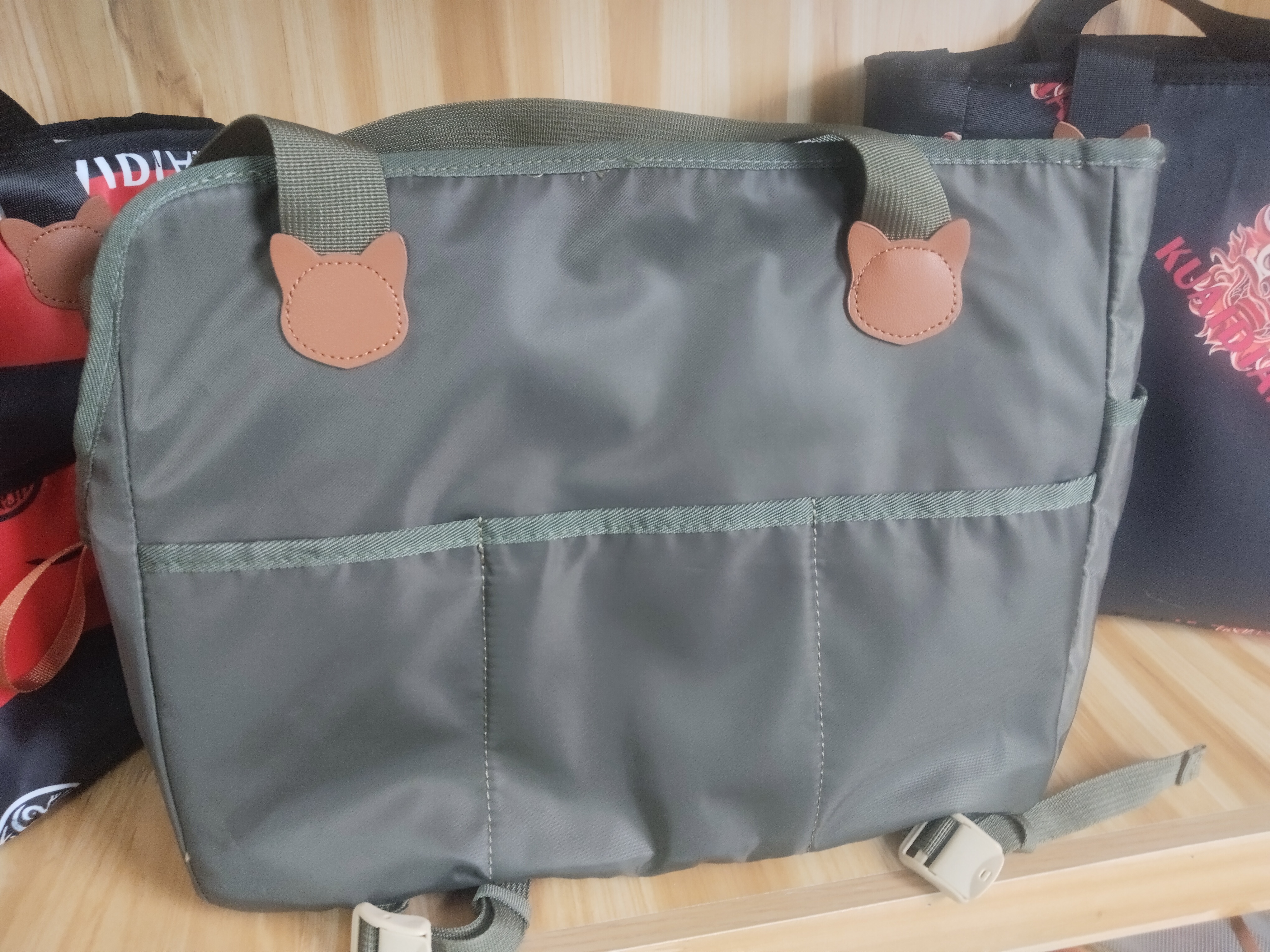 宠物包防水都市简约干湿分离时尚轻便单肩可斜挎