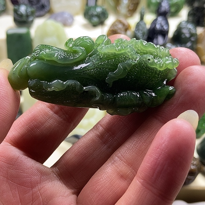 黄***虫和田玉未镶嵌颈饰