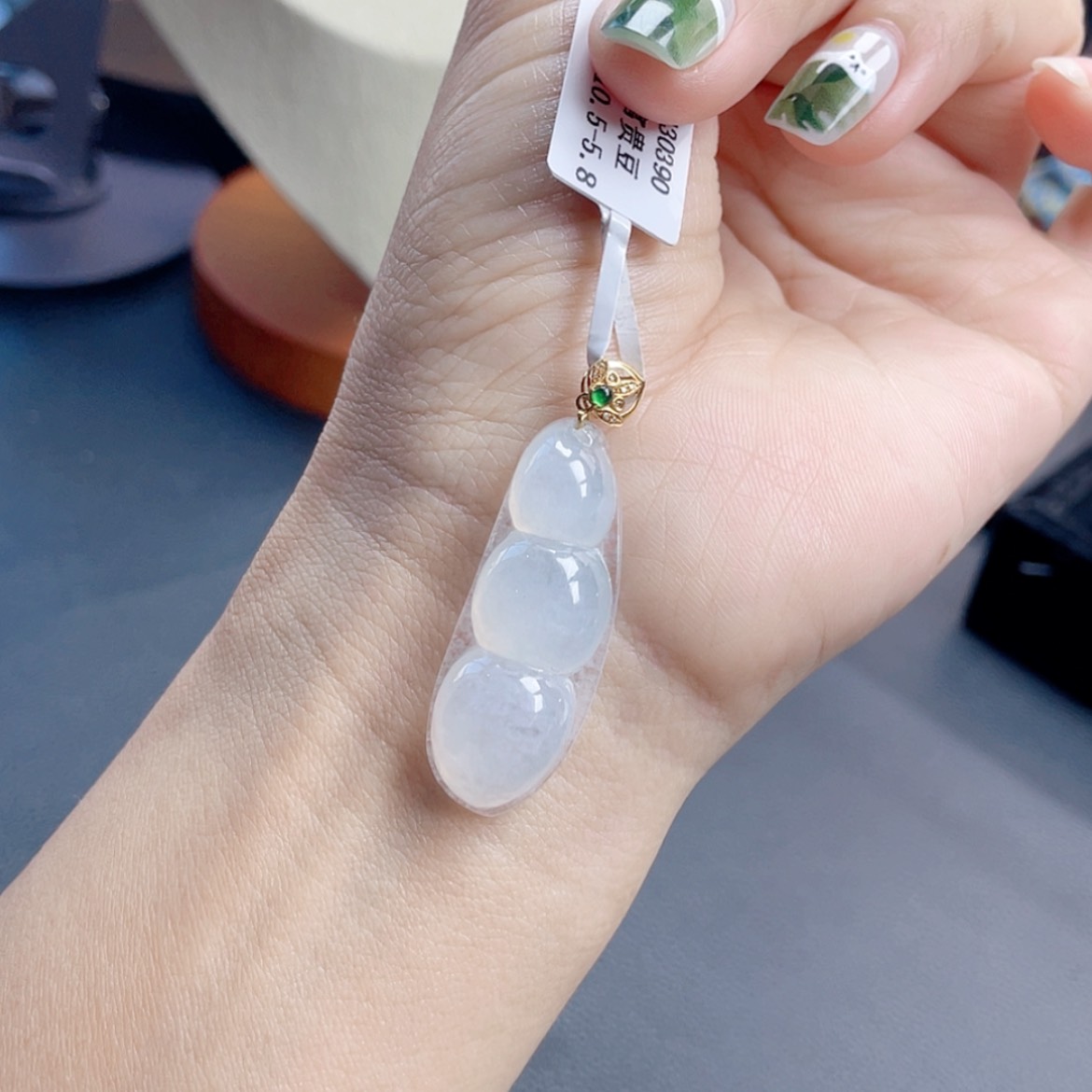 【闪购商品】翡翠颈饰18K金镶嵌64号 白冰