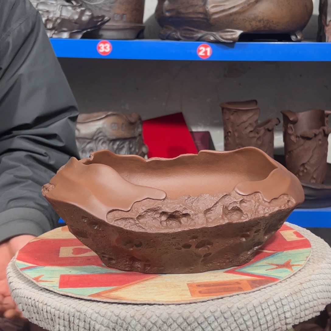 紫砂花盆全手工制作工艺精湛