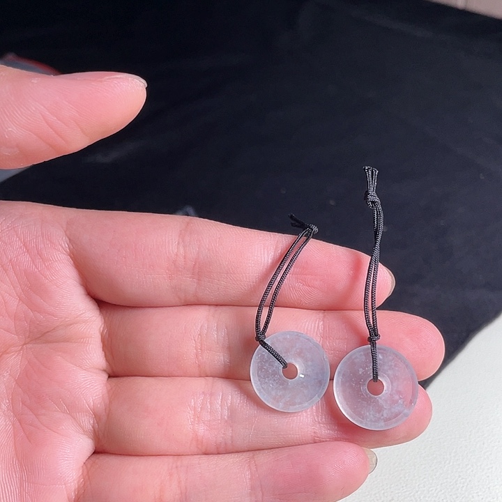 翡翠颈饰未镶嵌平安扣