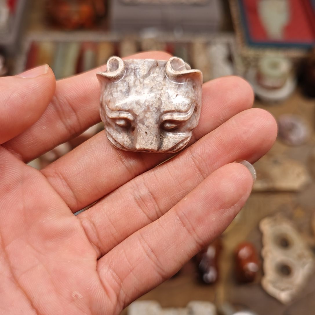 用***7和田玉未镶嵌车挂