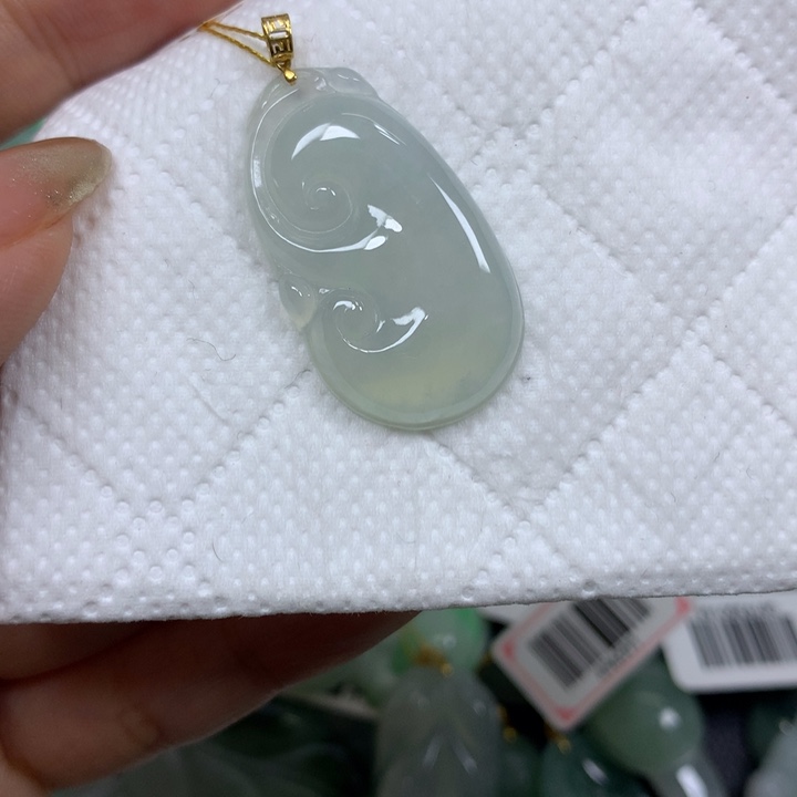 翡翠18K金镶嵌颈饰挂件