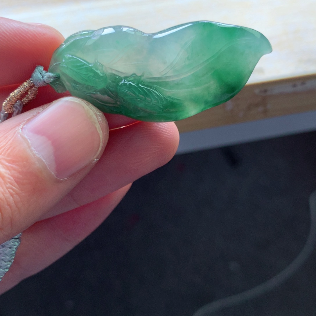 翡翠颈饰未镶嵌吊坠