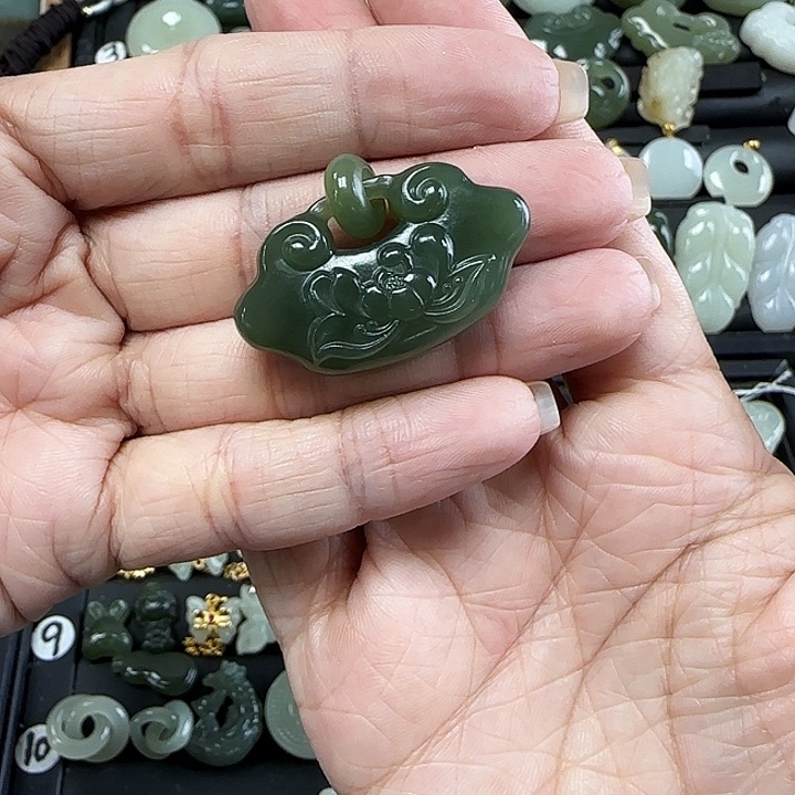 和田玉未镶嵌吊坠(不含链)