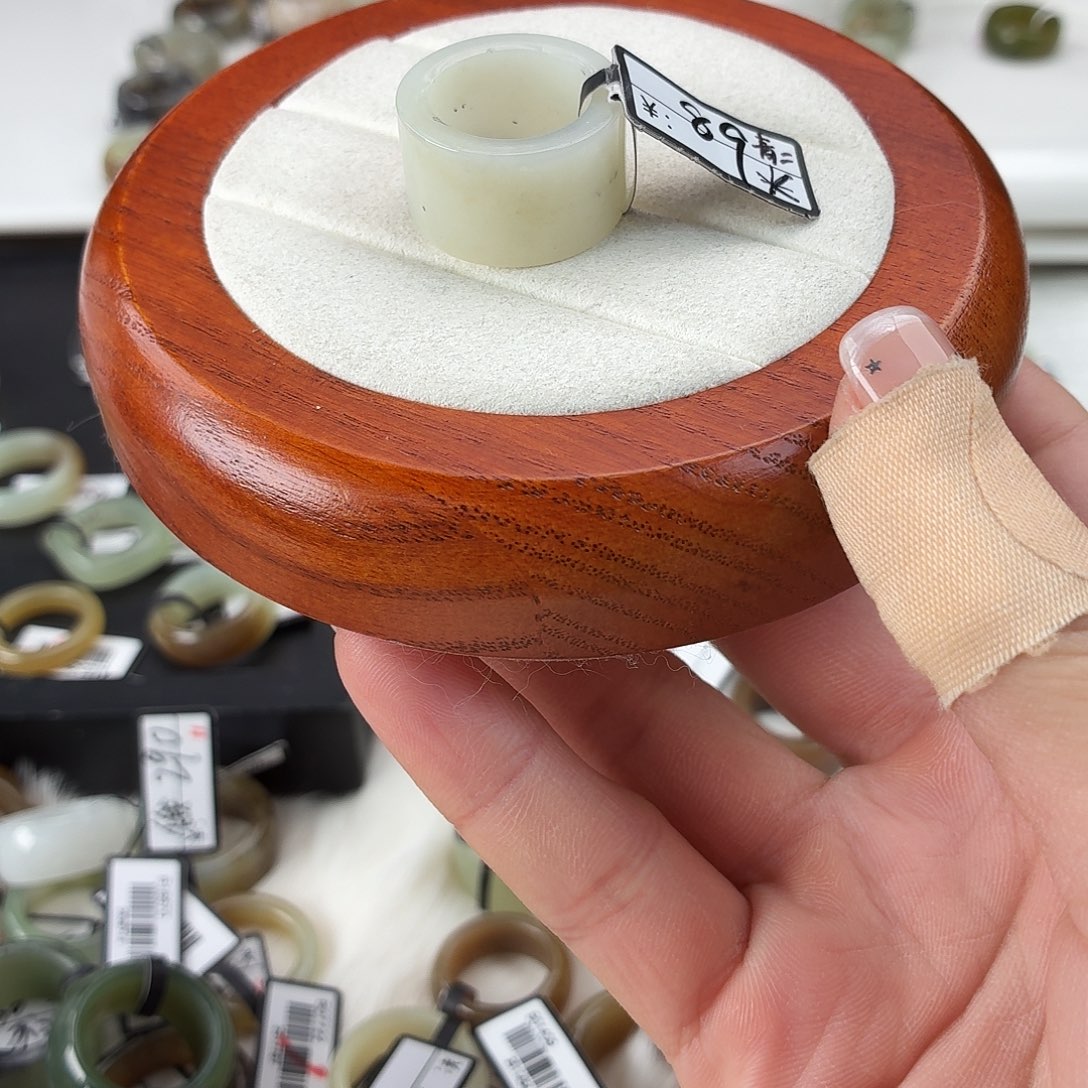 和田玉（糖玉）未镶嵌戒指Q19白直切内径16.5港码12