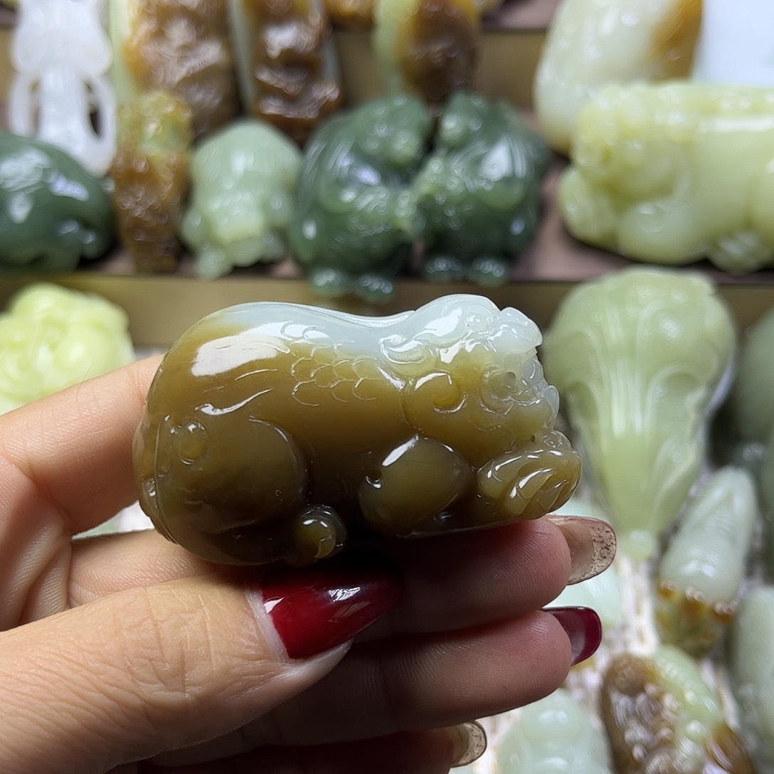 和田玉挂件未镶嵌看*闹