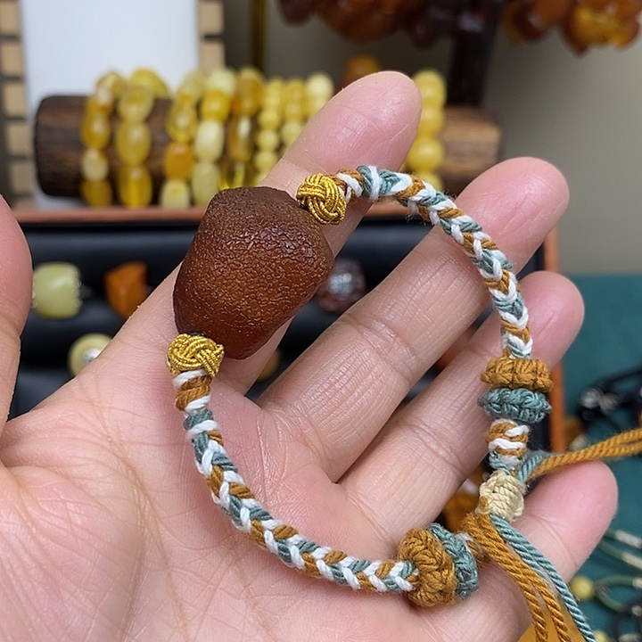 蜜蜡未镶嵌裸石手牌