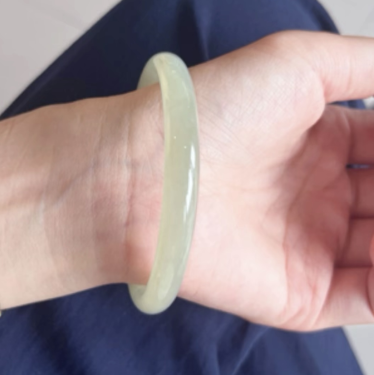 [秋何]和田玉美人条和田玉手镯冰糖雪梨浅晴水蜂蜜水多样性发一条