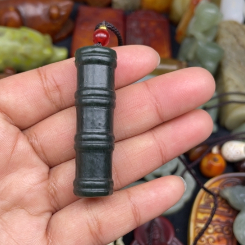 蛇纹石玉未镶嵌颈饰85