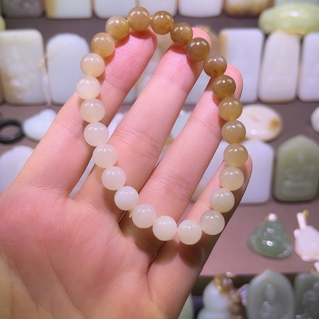 老***万和田玉未镶嵌颈饰