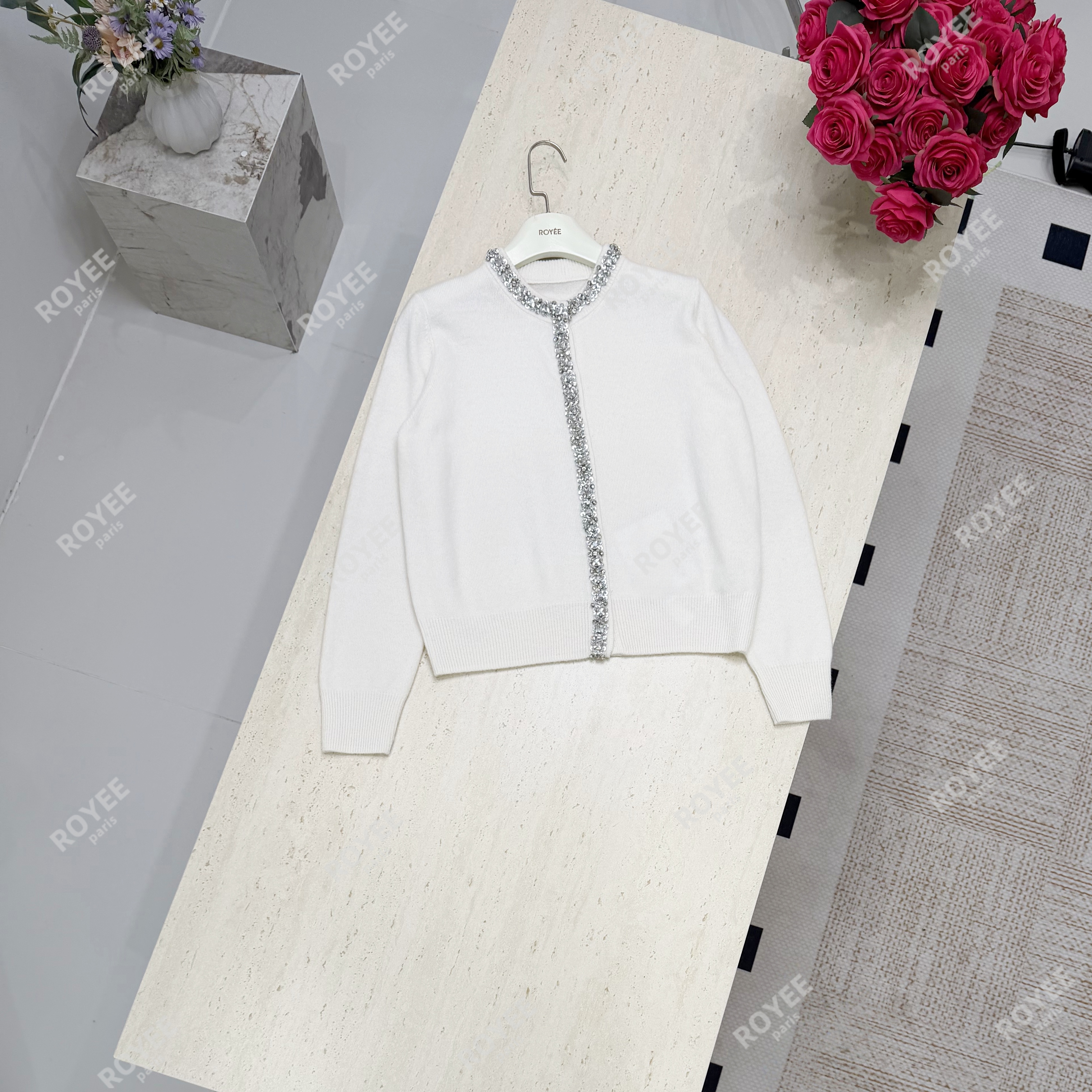 【法香赫拉】温柔钉钻百搭秋冬设计感轻奢针织上衣外套女RY1543