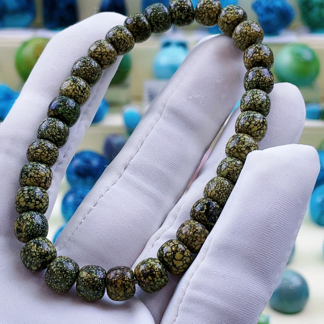 绿松石颈饰未镶嵌