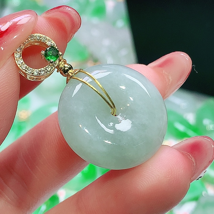 翡翠未镶嵌颈饰翡翠