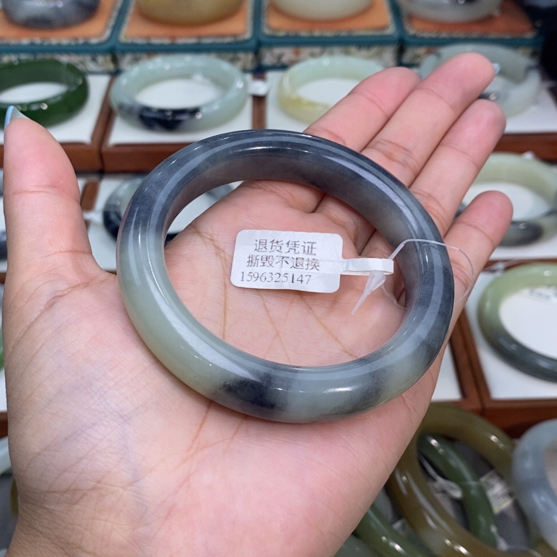 和田玉未镶嵌手镯和田玉籽青花5657