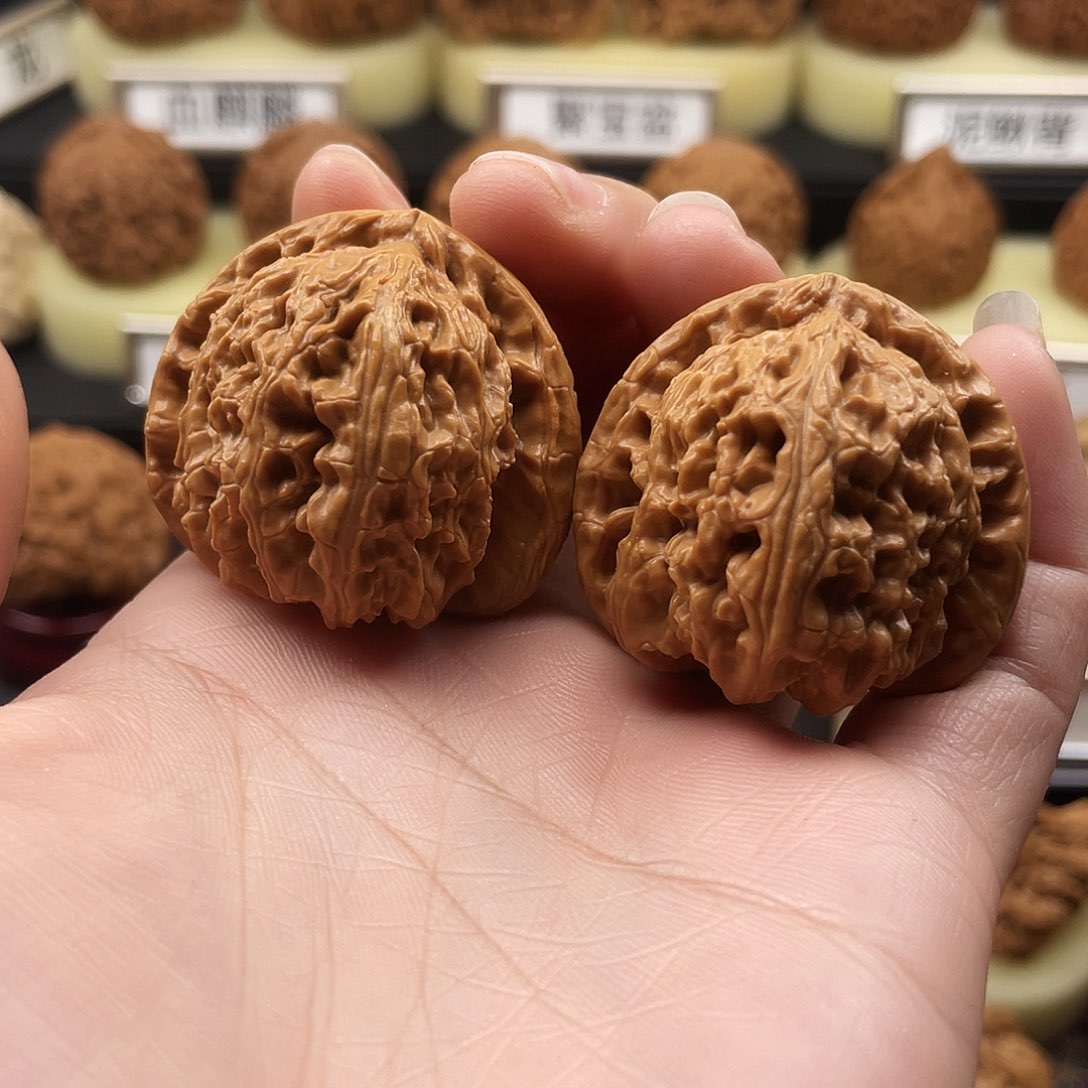 文玩核桃把件三角白38尺915