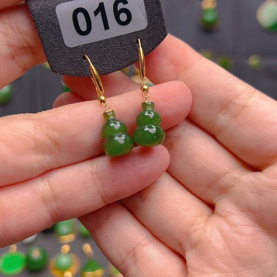 和田玉18K金镶嵌耳饰