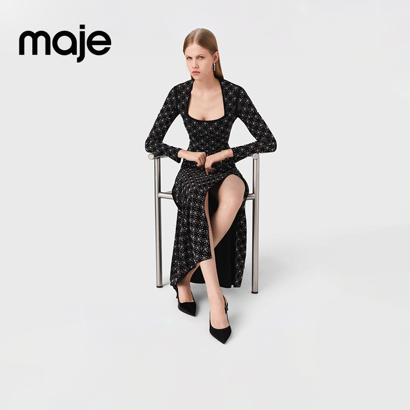 Maje2025秋冬新款法式水钻装饰方领侧开衩长款连衣裙MFPRO04486