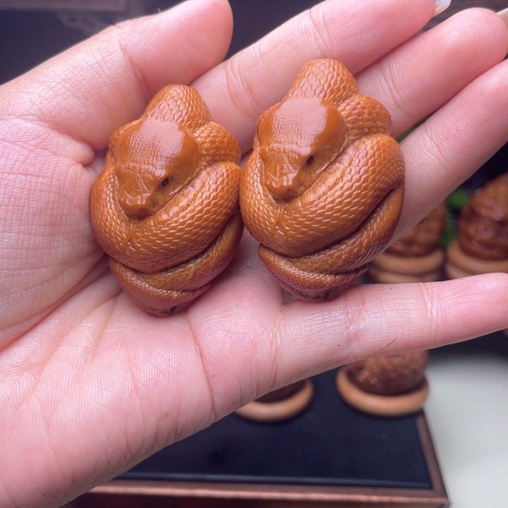 吊坠橄榄核蛇手球3.3