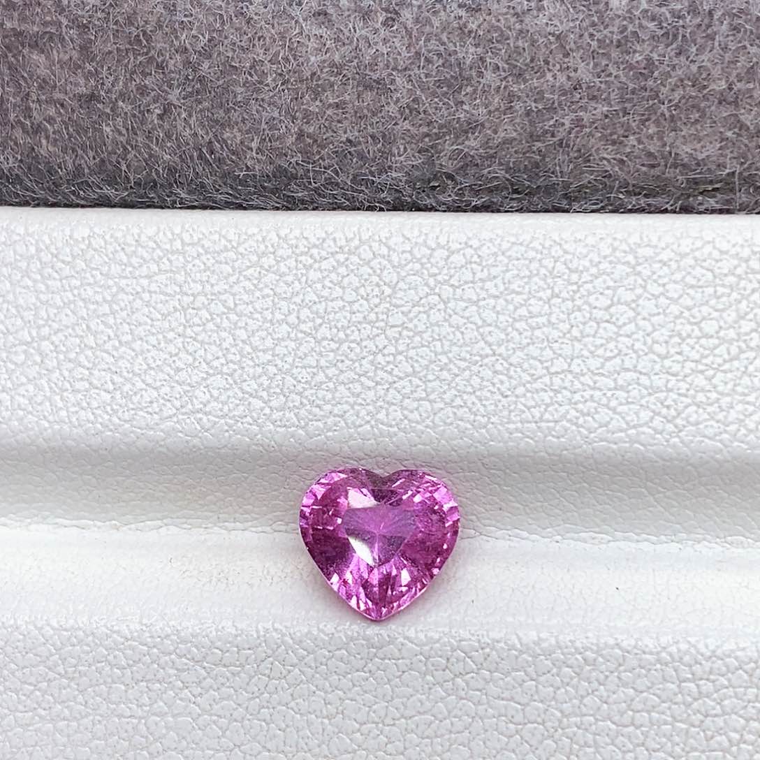 蓝宝石裸石未镶嵌2.03克拉天然无烧粉蓝宝