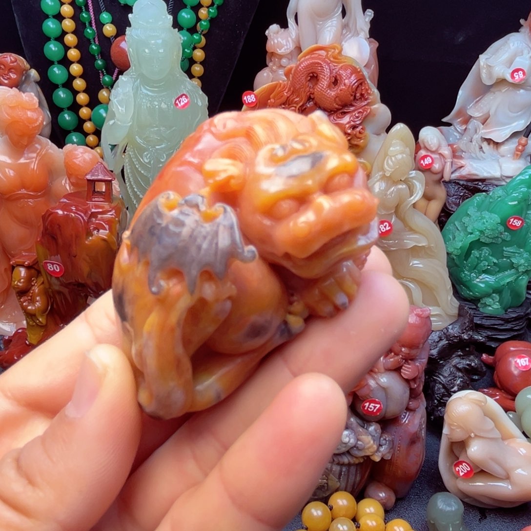 寿山石貔貅手玩件