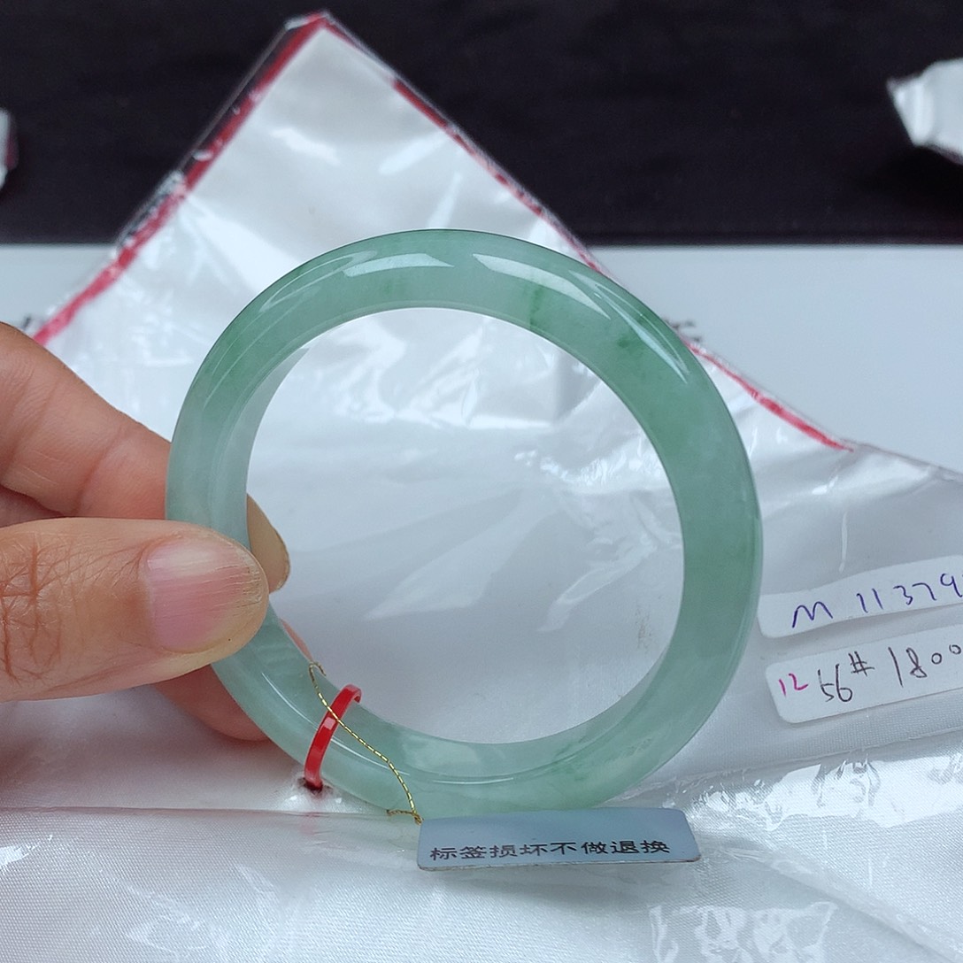 翡翠手镯未镶嵌56圈3793