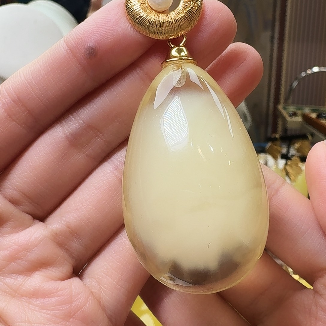 琥珀未镶嵌颈饰吊坠