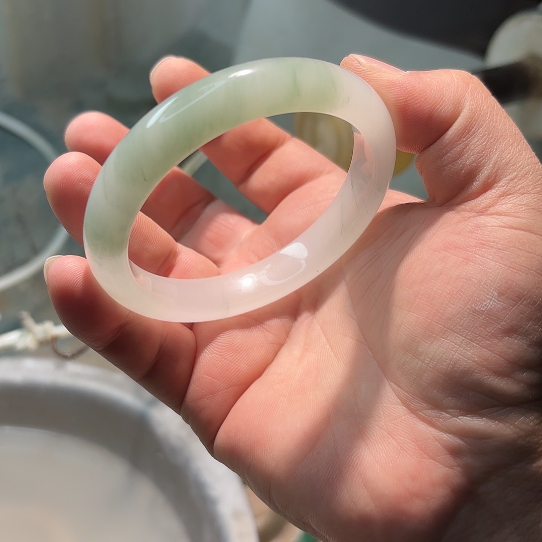 *****石英质玉未镶嵌手镯