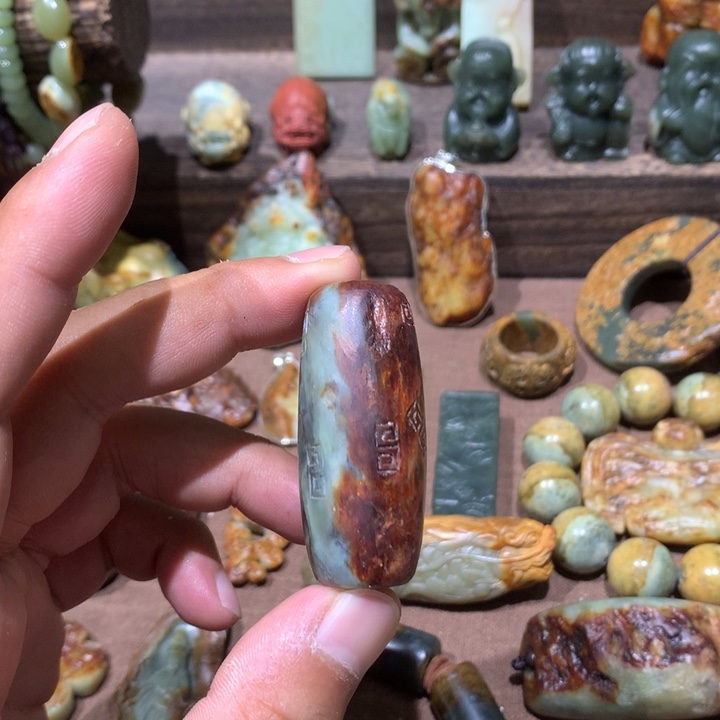 未镶嵌岫岩河磨玉（透闪石质玉）挂件
