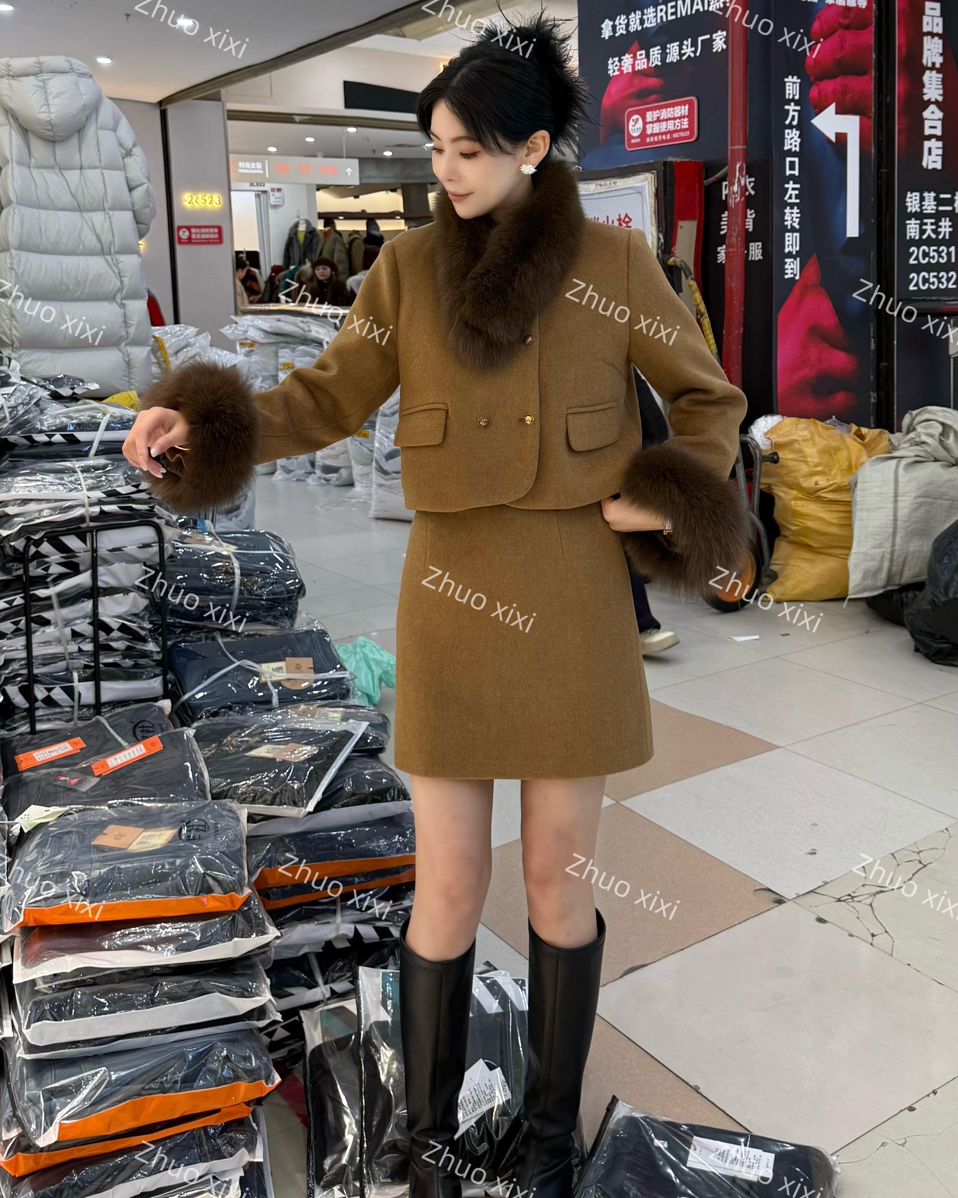 ZHUOXIXI【金陵往事】毛毛领小香风90白鸭羽绒服+短裙套装-259920