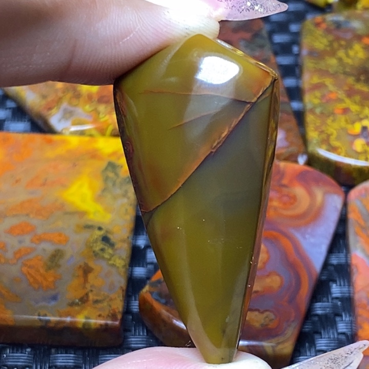 玛瑙/玉髓颈饰未镶嵌