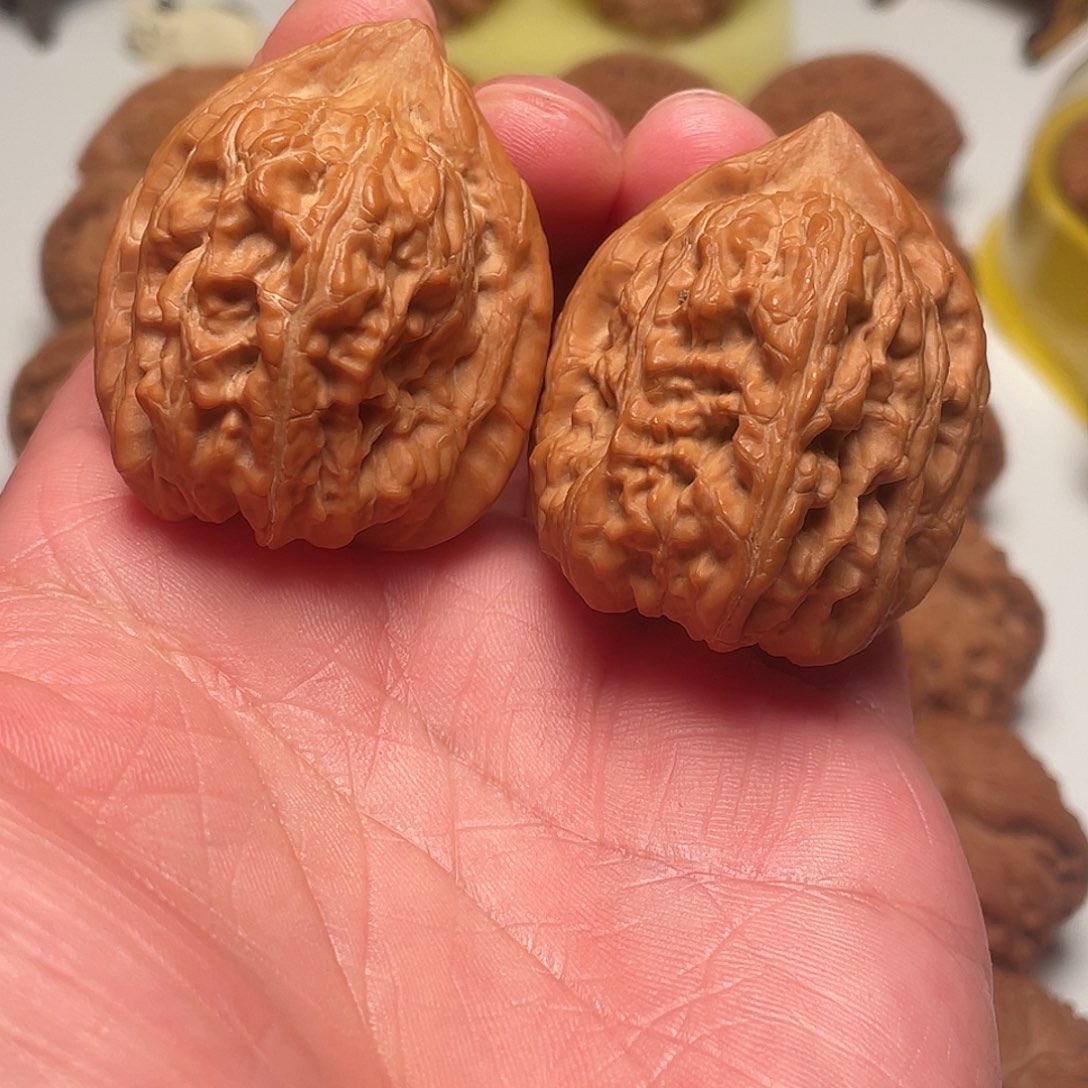 文玩核桃吊坠赤龙鸡心