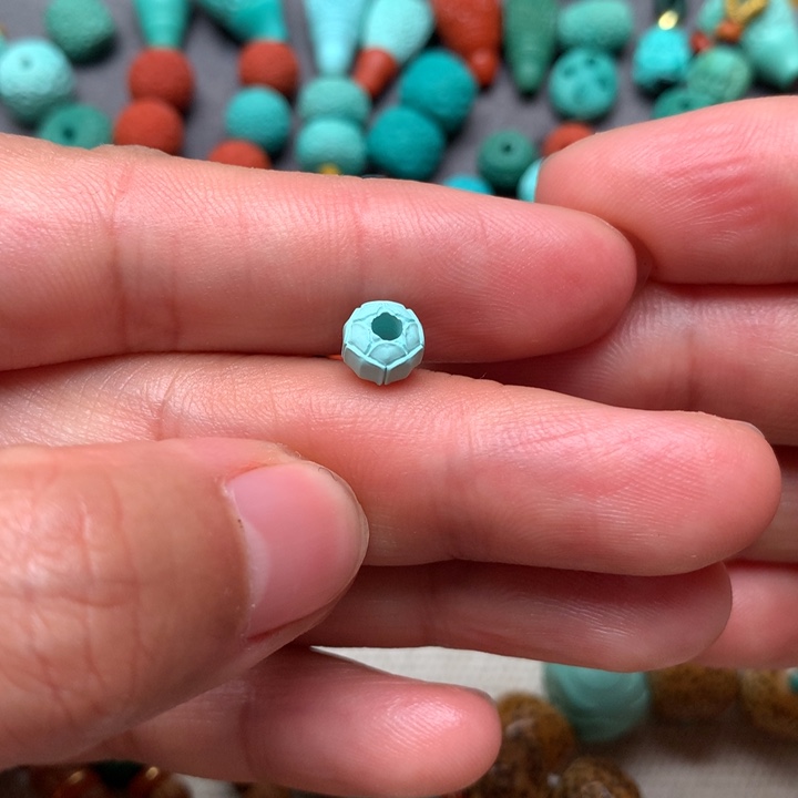 绿松石配饰未镶嵌