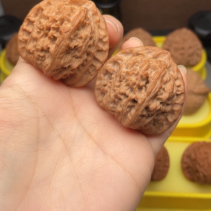 核桃三角白40全品。     
