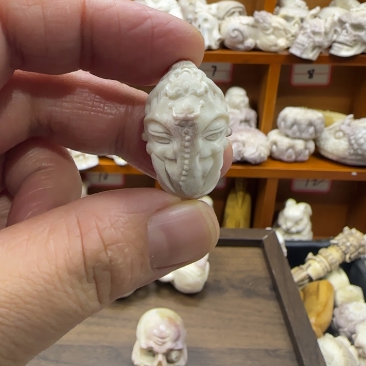 非金属配饰鹿角雕刻象神