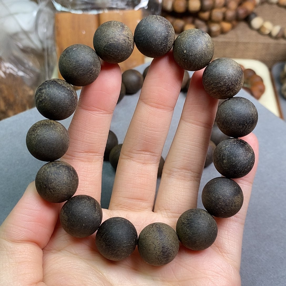 j***。贡木手串/手链顶级绿料1.5