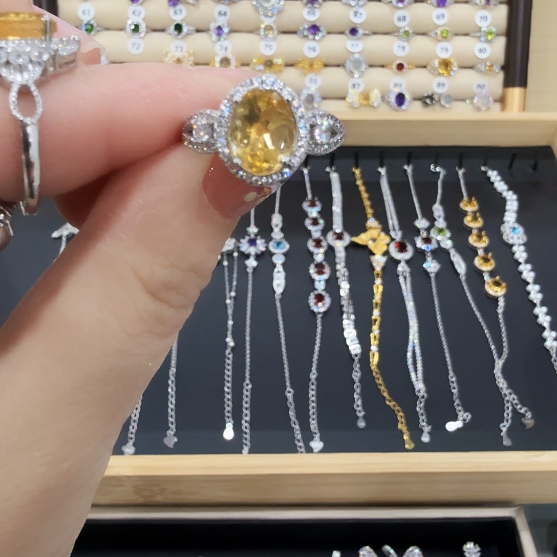 蛇纹石玉颈饰银S925镶嵌偏**