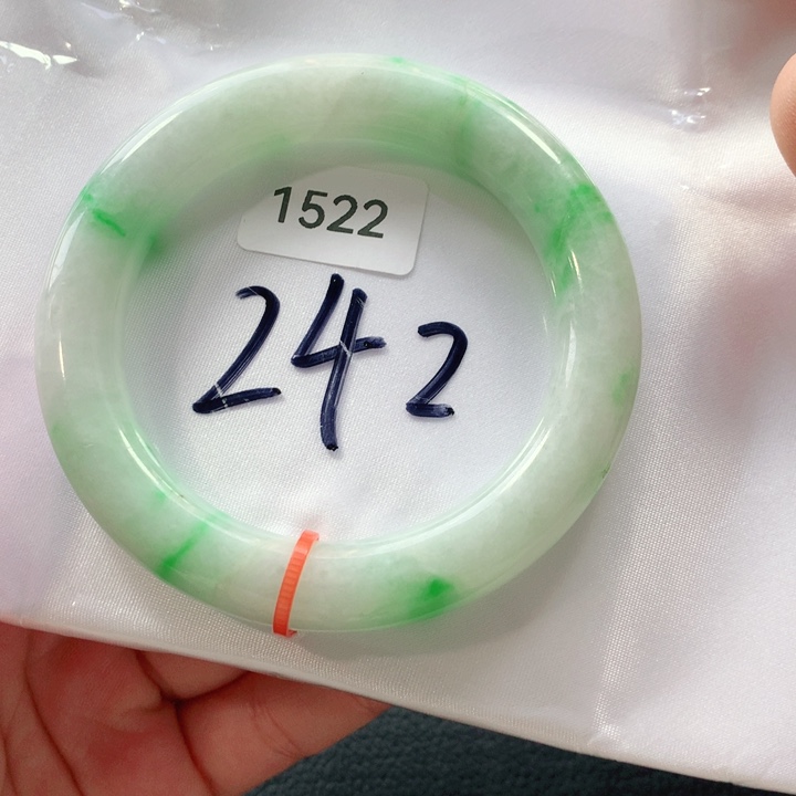 翡翠手镯未镶嵌天然翡翠手镯01