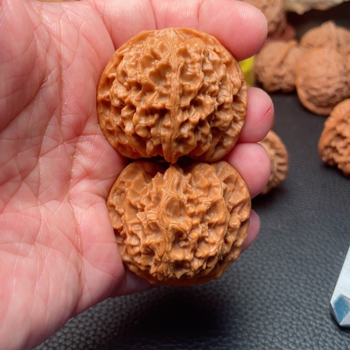 文玩核桃把件42全品苹果园