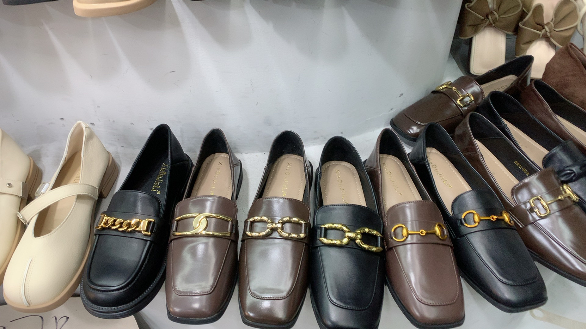 平底夏季纯色修面中跟防滑单鞋乐福鞋休闲低跟粗跟女士黑色